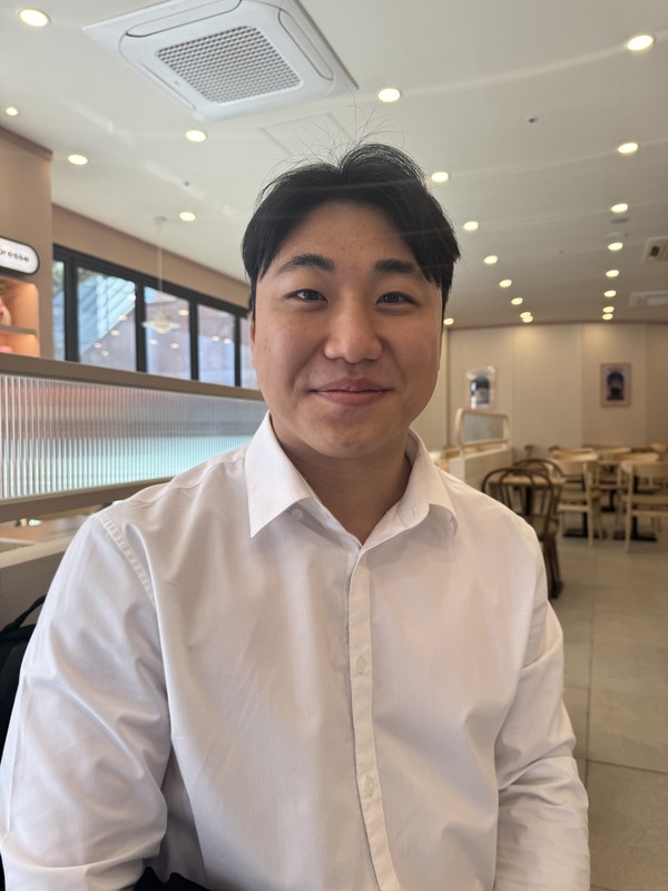 기존 회사소개 자료의 이강현 소개 이미지